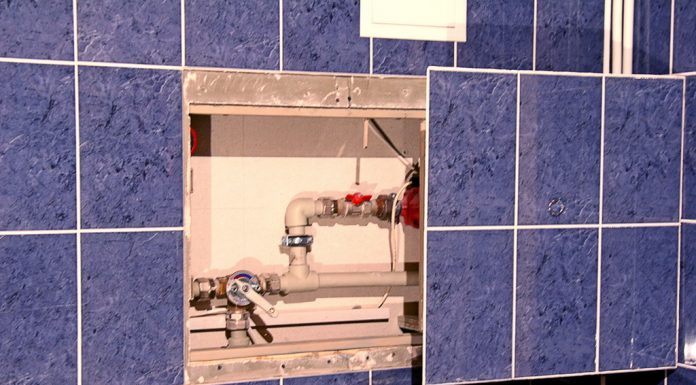 Для чего нужен ревизионный люк?