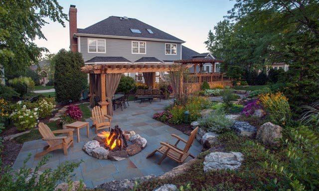 Как благоустроить территорию около дома или коттеджа