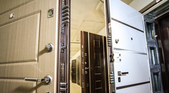 Особенности входных дверей