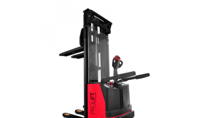 Особенности складских штабелеров