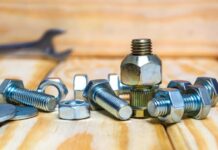 Применение крепежных изделий в сантехнике для надежного монтажа и ремонта: подробности