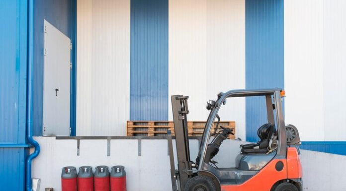 Вилочные погрузчики: мощные инструменты для погрузочно-разгрузочных работ