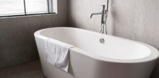 Акриловая ванна: что это такое, зачем нужно