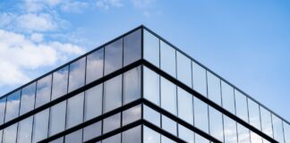 Фасадное остекление из алюминия: стиль, свет и энергоэффективность