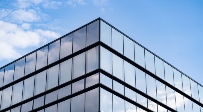 Фасадное остекление из алюминия: стиль, свет и энергоэффективность