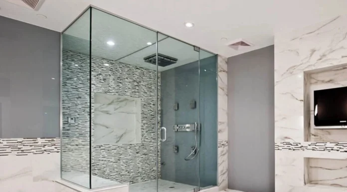 Плюсы стеклянных дверей в интерьере: как визуально увеличить пространство и улучшить освещение