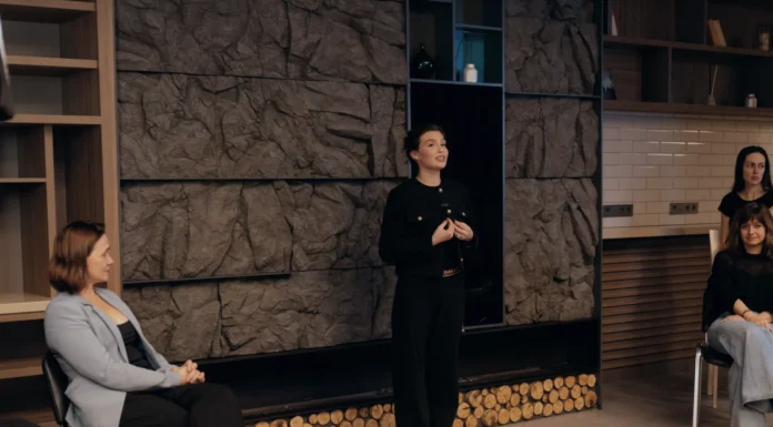 Как развить ораторское мастерство: пошаговое руководство для самостоятельного обучения